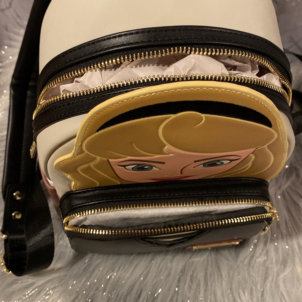 BNWT RARE Sleeping Beauty Princess Briar Rose Loungefly 3D Backpack - Picture 7 of 7
